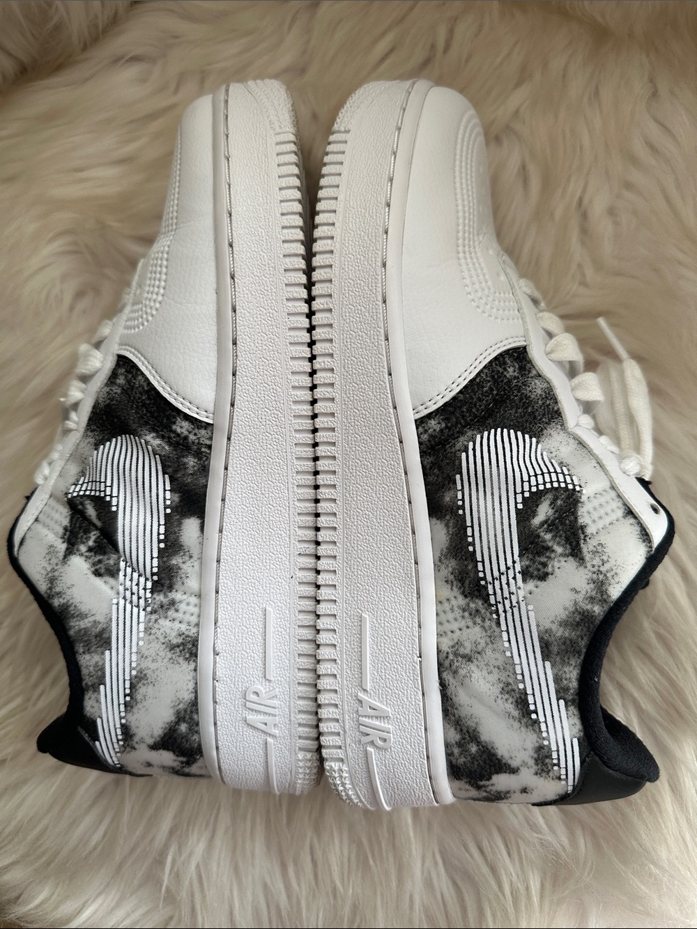 NIKE AIR FORCE 1 YOUTH 6 /WOMEN 6.5 / LIKE NEW